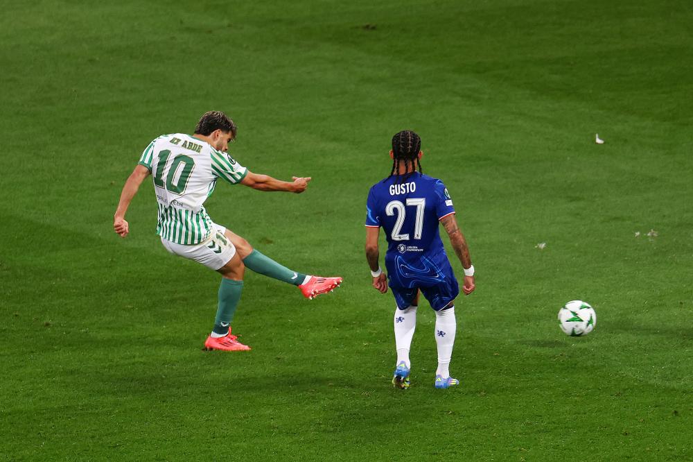 英超疯狂夜：切尔西利物浦双双翻车，11.4亿豪阵不敌升班马