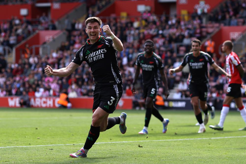 每体：博阿滕在巴萨体育城训练数日，并与弗里克会面