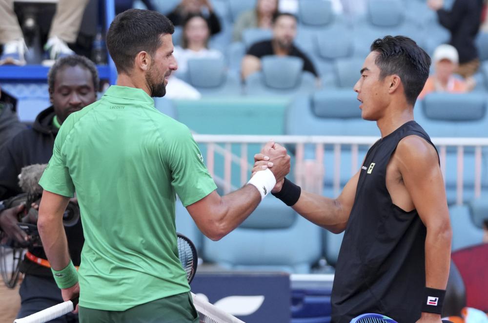 阿莱格里：我绝对没有冒犯裁判；莱奥具备成为中锋的特点